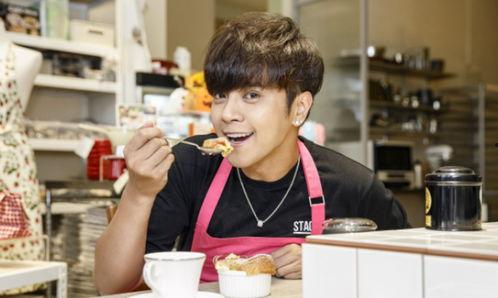 卖芝麻饼爆料娱乐圈的博主,卖芝麻饼博主带你探秘明星幕后生活